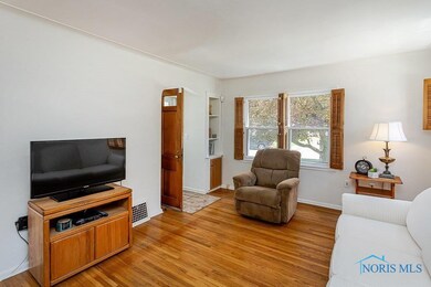 3715 Bellevue Rd, Toledo, OH 43613 - photo 4