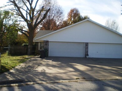 1810 S 15th St, Rogers, AR 72758 - photo 2