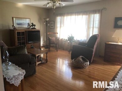 1832 W 37th St, Davenport, IA 52806 - photo 2