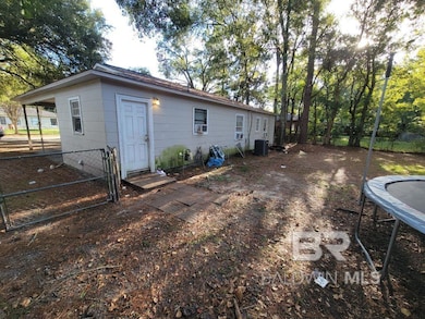 2658 S Faure Dr, Mobile, AL 36605 - photo 3