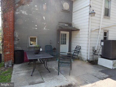 243 N Washington St, Berkeley Springs, WV 25411 - photo 4