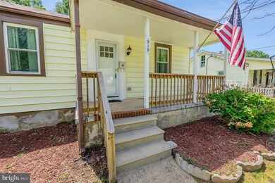 919 Renfrew St, Essex, MD 21221 - photo 2