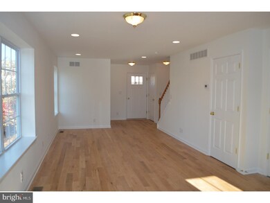 402 Acorn St, Lansdale, PA 19446 - photo 2
