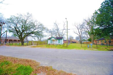 978 Dolly Wright St, Houston, TX 77088 - photo 7