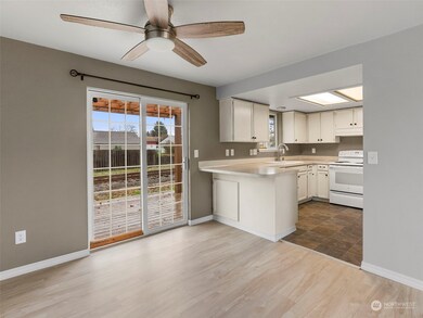 520 S Ash St, Centralia, WA 98531 - photo 7