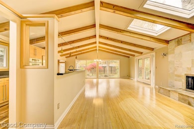 2839 Lanergan Dr, Troy, MI 48084 - photo 6