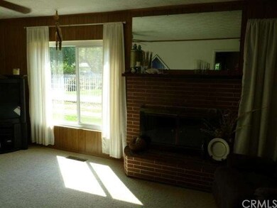FIREPLACE IN FAMILY ROOM