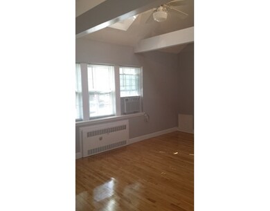 35 Hammond Pond Pkwy unit 4, Chestnut Hill, MA 02467 - photo 3