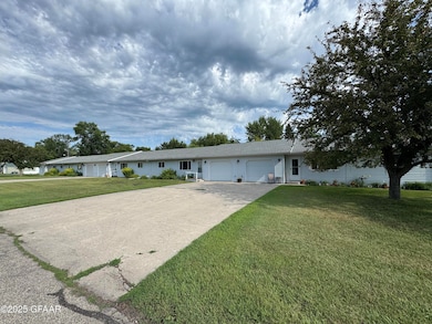 213 9th Ave SE, Mayville, ND 58257 - photo 6