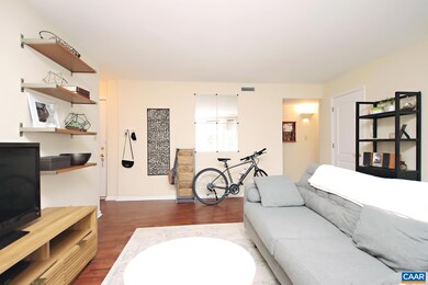 1508 Villa Terrace unit E, Charlottesville, VA 22903 - photo 2