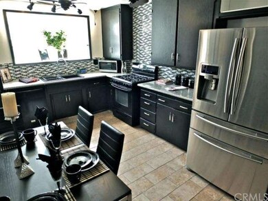 Kitchen & Dining
