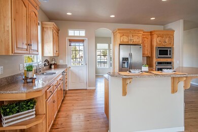 3721 SW Tommy Armour Ln, Redmond, OR 97756 - photo 5