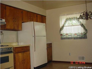 6508 Lantana Ct, Louisville, KY 40229 - photo 4