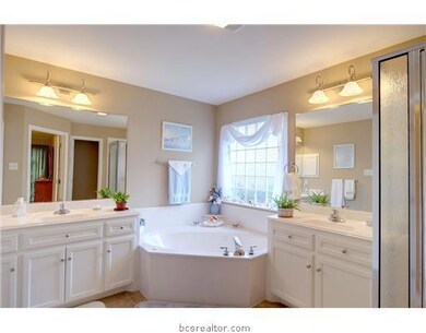 Master Bath/Spa.