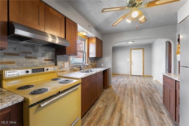 269 W Dennick Ave, Youngstown, OH 44504 - photo 6