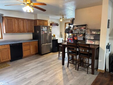 128 Hickory Dr, Columbus Junction, IA 52738 - photo 6