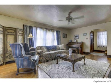 416 Delavan St, Lincoln, IL 62656 - photo 6