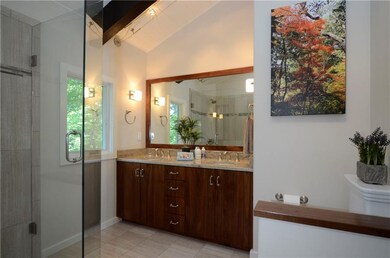 Master Bath: Recently updated by the owner the til