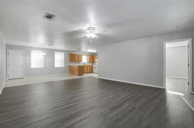 200 Bobbie Ann Ct, Granbury, TX 76049 - photo 2