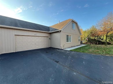 2 car garage/street view