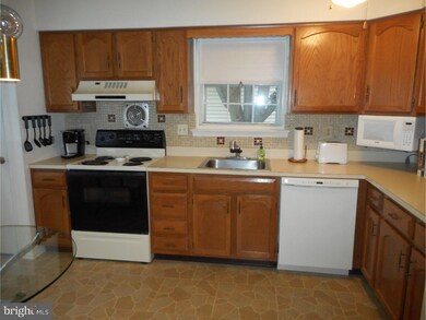 14 Sheppards Ln, Mount Laurel, NJ 08054 - photo 2