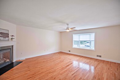 10 Crestview Cir, Londonderry, NH 03053 - photo 6