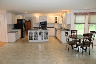 261 Woodland Cir, Ludlow, MA 01056 - photo 6