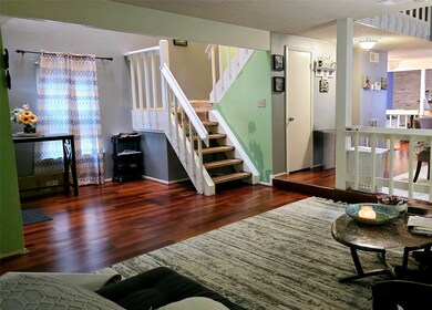 Spacious living room. Very open and light. Wonderf