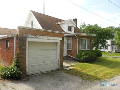 Exterior Side / Garage