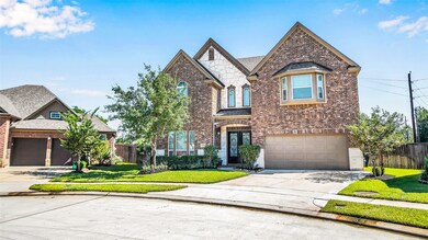 Gorgeous Curb Appeal With Beautiful Landscaping Invites You Into This Home. Home Is Located On A Much Desired Cul-De-Sac Street In Well Established Neighborhood