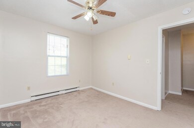 119 S Laurel Ave unit B, Berkeley Springs, WV 25411 - photo 6