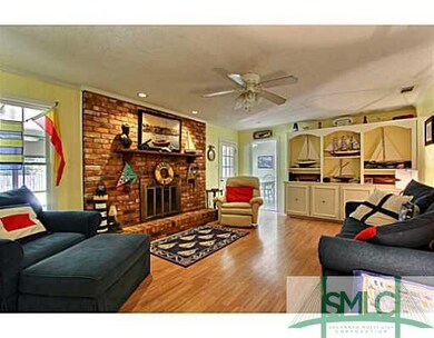 Den/Family/Great Room. Built in Bookshelves/Cabine
