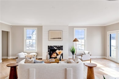 114 E Point Dr, East Providence, RI 02916 - photo 2