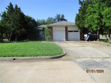 816 NE 25th St, Oklahoma City, OK 73105 - photo 2