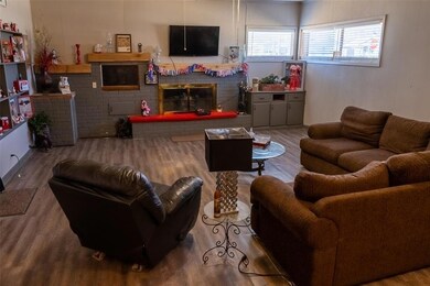 113 W Russell Ave, Bonham, TX 75418 - photo 4