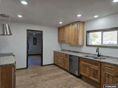 221 Beryl St, Kemmerer, WY 83101 - photo 2