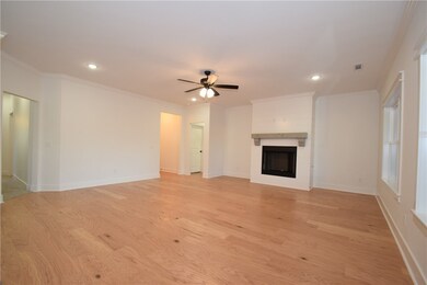 887 Sugar Pine St, Tontitown, AR 72762 - photo 4