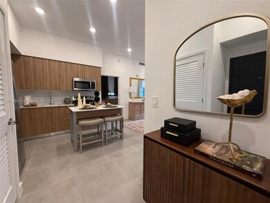 2001 Van Buren St unit 645, Hollywood, FL 33020 - photo 5