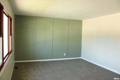 4246 Warren St, Davenport, IA 52806 - photo 5