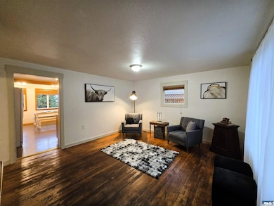 1811 E 3rd St, Port Angeles, WA 98362 - photo 3