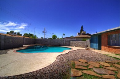 DSC_7696_7_8_tonemapped-Edit