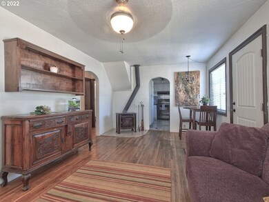 408 SW Harrison St, Sheridan, OR 97378 - photo 4