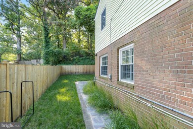 5865 Blaine Dr, Alexandria, VA 22303 - photo 2