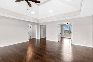 RE_633NEagleParkDr-5