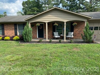 410 Chestnut Ln, Statesville, NC 28625 - photo 2