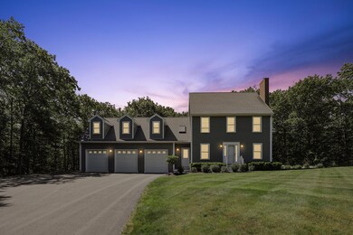 004-photo-twilight-front-view-8373142
