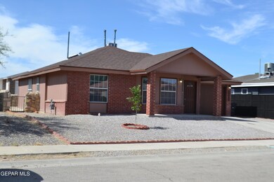14352 Cocotitlan Dr, Horizon City, TX 79928 - photo 3