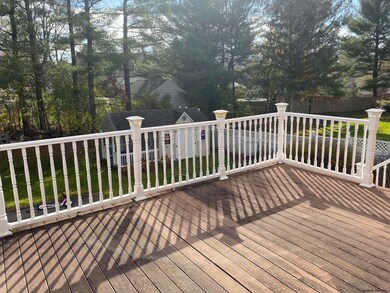 10 Red Oak Dr, Schenectady, NY 12302 - photo 5