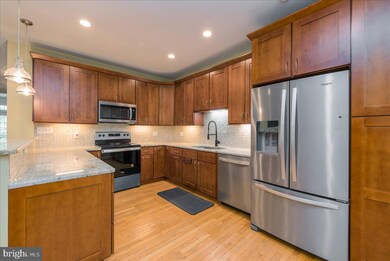 11421 Summer House Ct, Reston, VA 20194 - photo 7