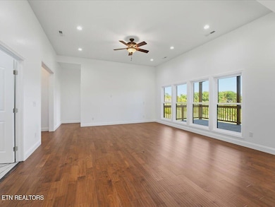 736 Cow Poke Ln, Rutledge, TN 37861 - photo 7